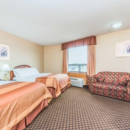 Howard Johnson By Wyndham Kitchener Conestoga ภายนอก รูปภาพ